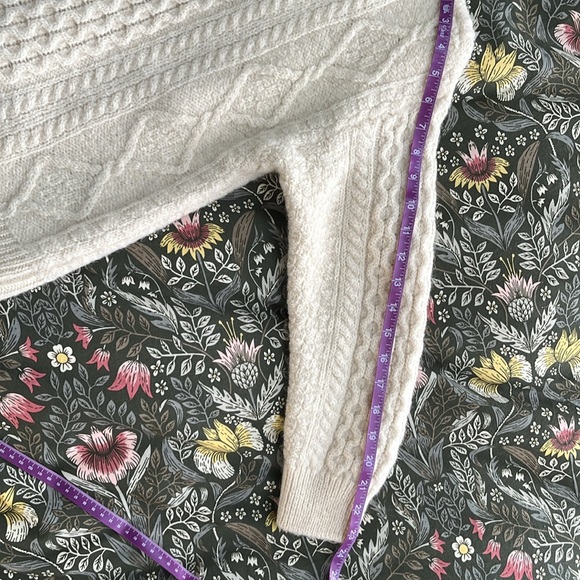 Aran Crafts wool sweater - Picture 5 of 5